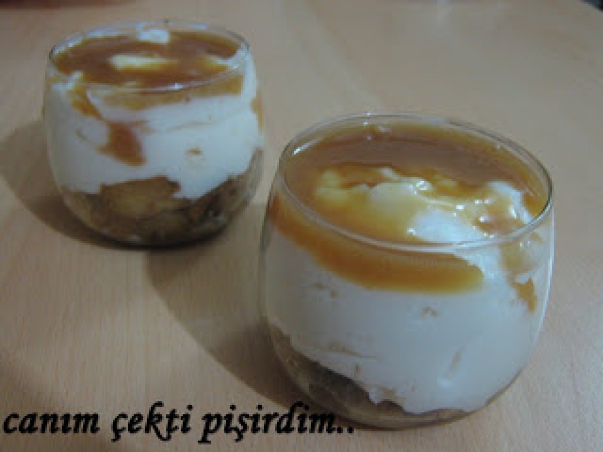 KARAMEL SOSLU ELMALI KUPLAR