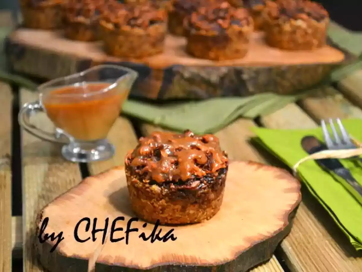 Karamel Soslu Yulaflı Browni Tart