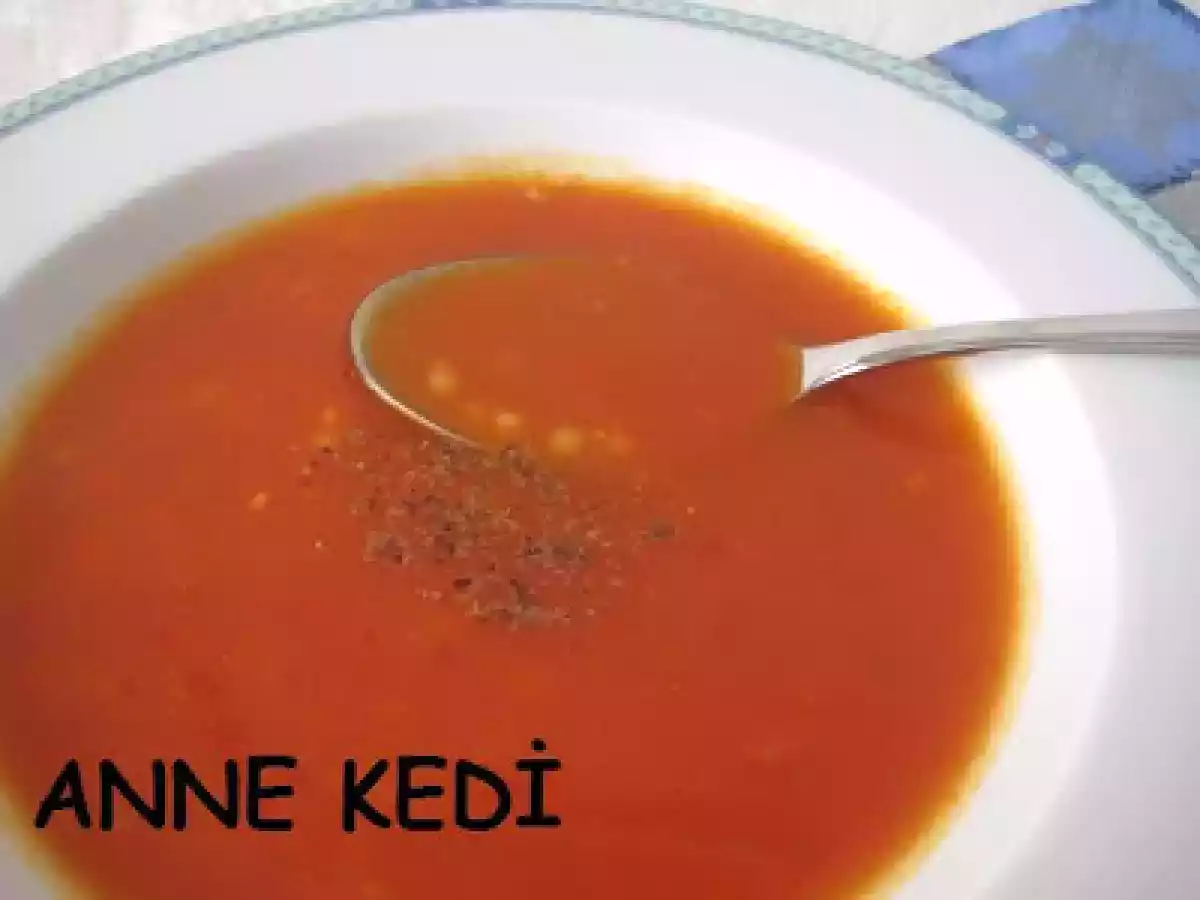 Karamelize Soğanlı Domates Çorbası