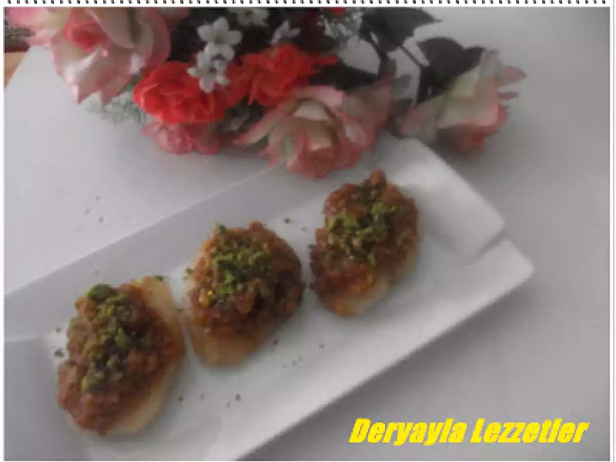 Karamelli Elma Dolgulu Armut Tatlısı