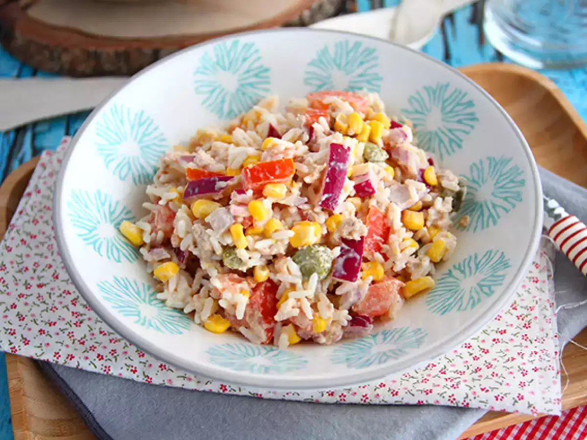 Karışık pirinç salatası (kolay ve hızlı)