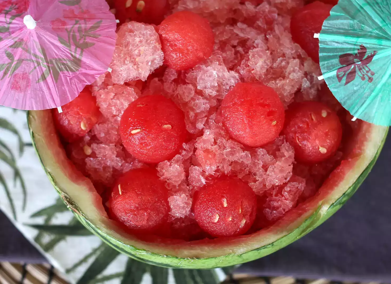Karpuz frosé: roze ile süper ferahlatıcı granita kokteyli!
