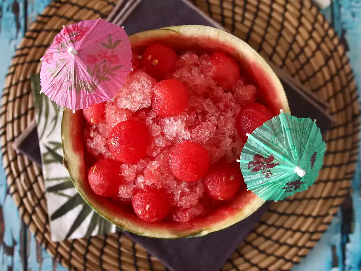 Karpuzlu Frosé: Roze Şaraplı, Buz Gibi Ferahlatıcı Granita Kokteyli! - fotoğraf 4