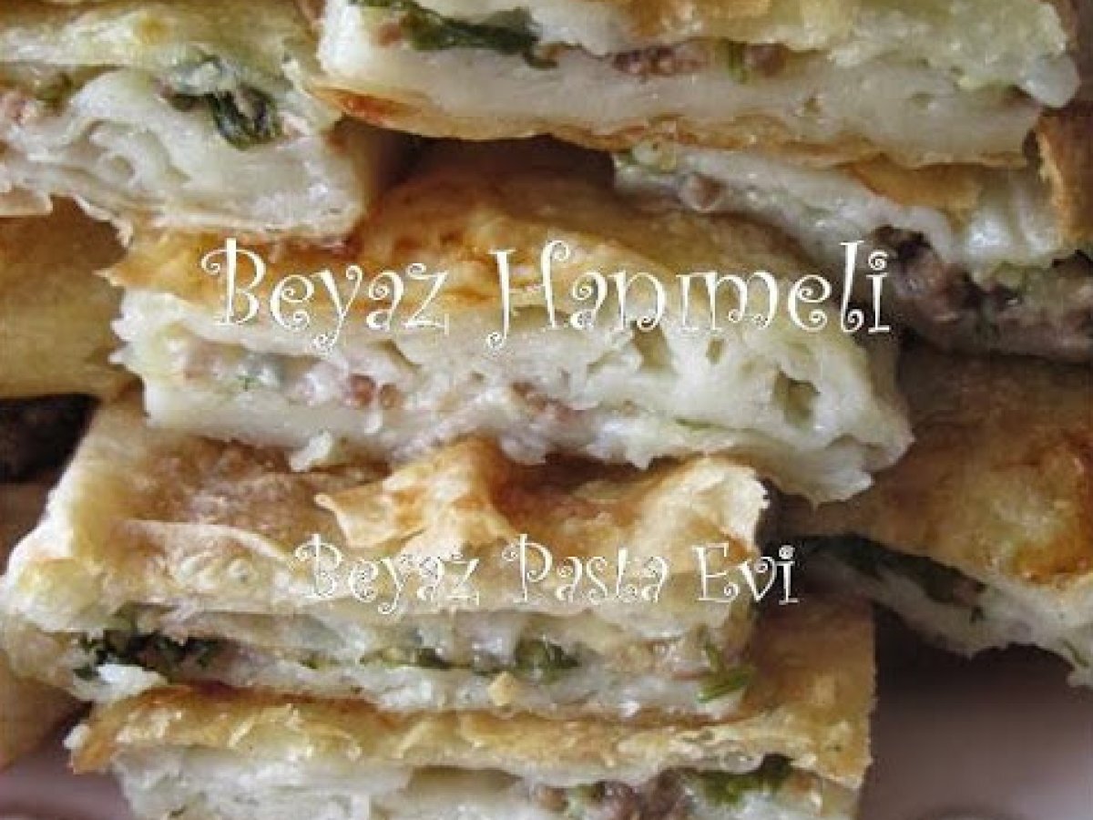 Kaşarlı, kıymalı nefis börek