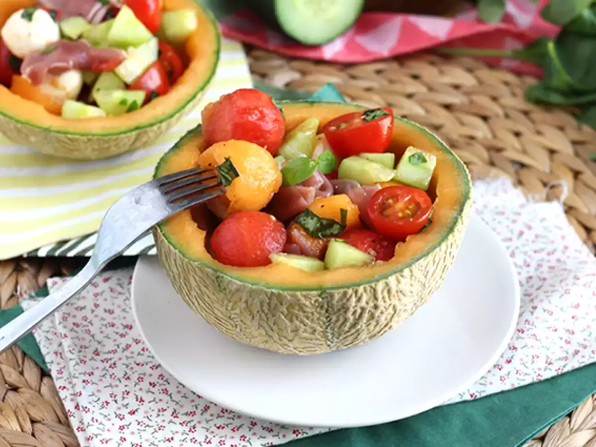 Kavun üzerine kavun salatası - fotoğraf 3