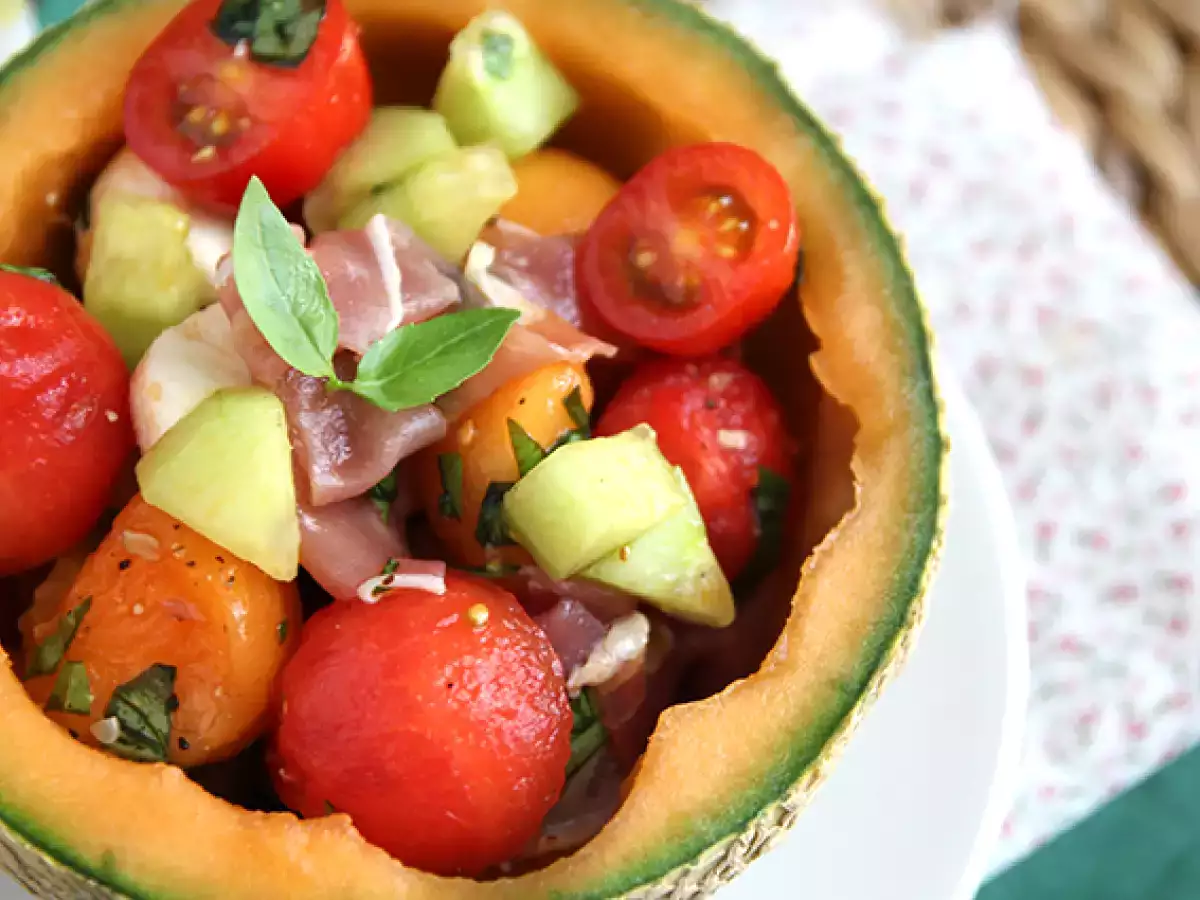 Kavun üzerine kavun salatası - fotoğraf 5