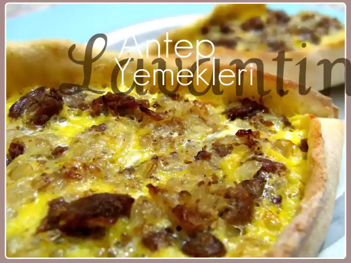 Kavurmalı Pide