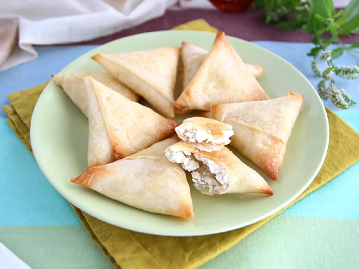 Keçi Peynirli ve Ballı Samosa Böreği