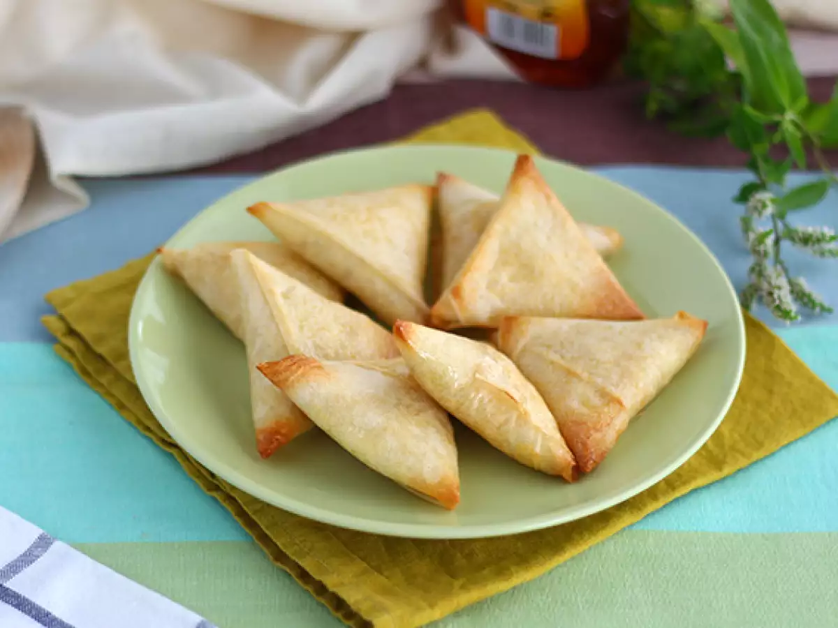 Keçi Peynirli ve Ballı Samosa Böreği - fotoğraf 3