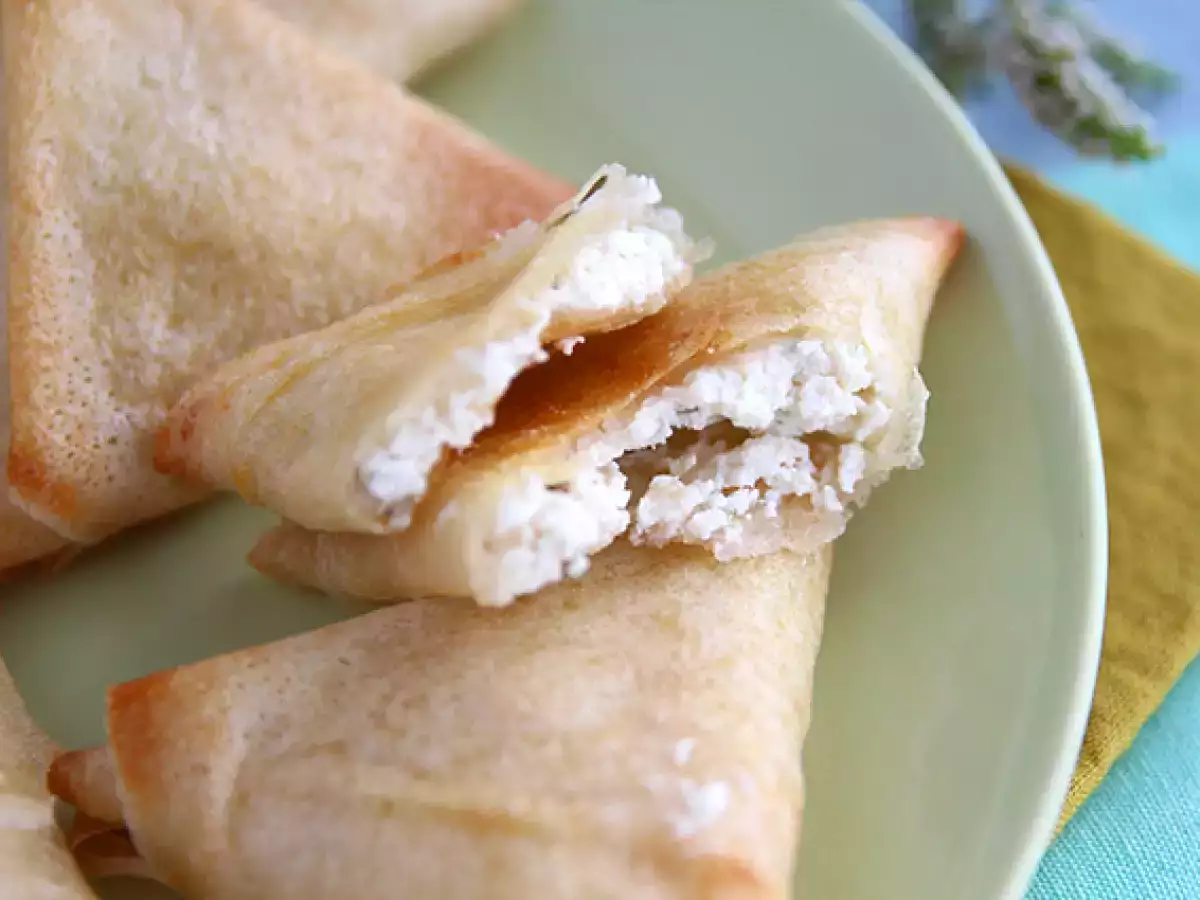 Keçi Peynirli ve Ballı Samosa Böreği - fotoğraf 4
