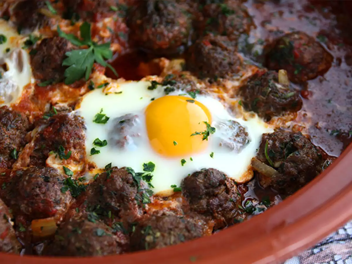 Kefta tajini (baharatlı ve taze otlu kıyma köfteleri) - fotoğraf 3
