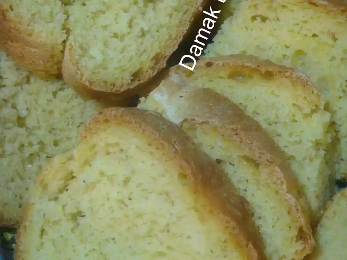 Kek Tadında Ev Ekmeği