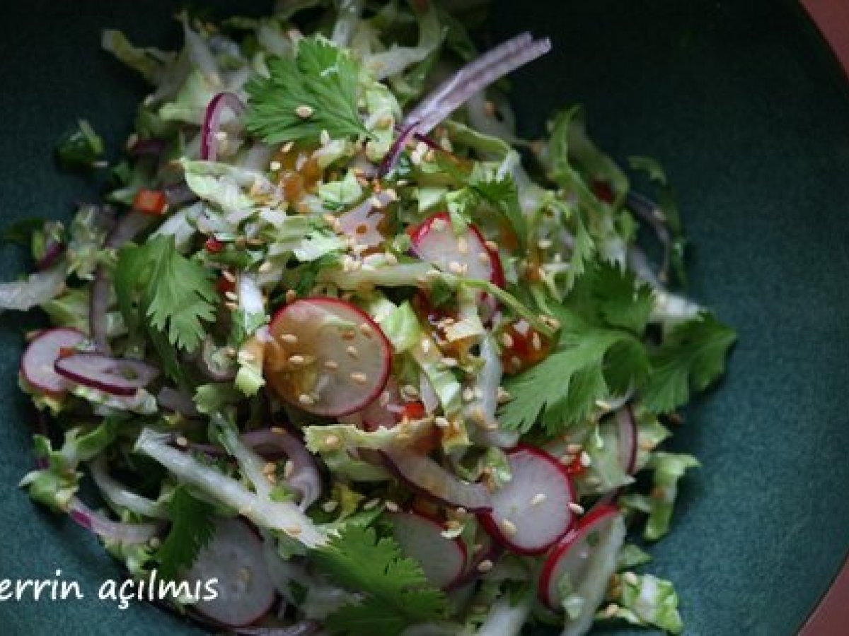 Kimchi salatası......
