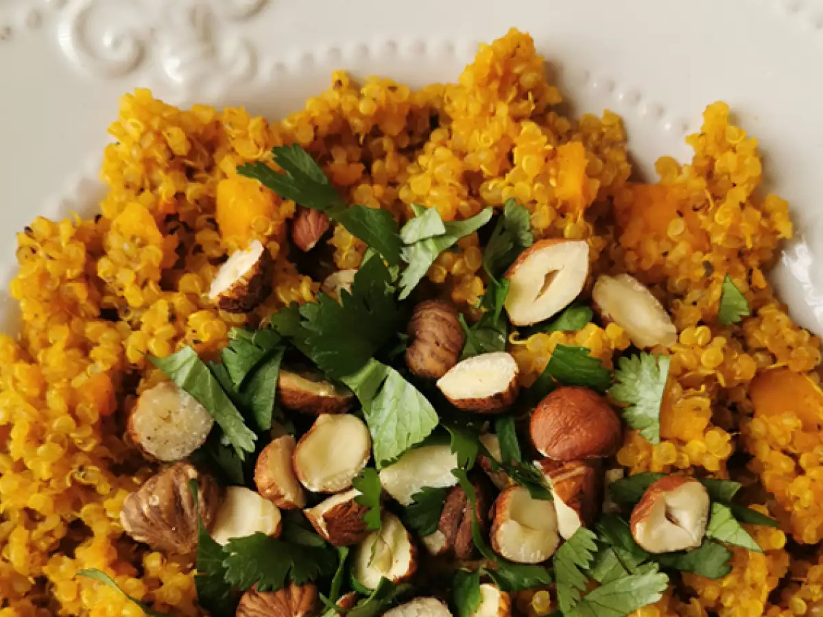 Kinoa, balkabağı, fındık ve kişnişli vejetaryen risotto (Quinotto) - fotoğraf 3