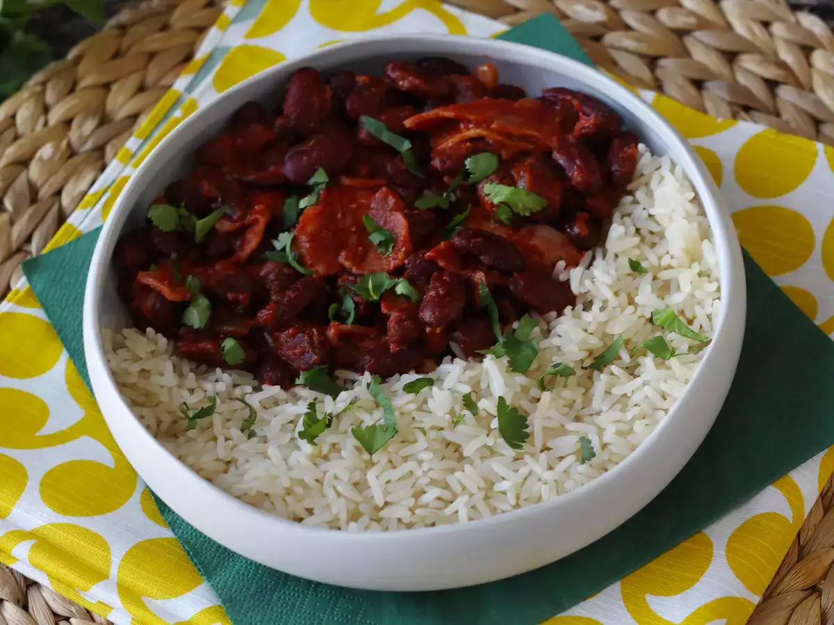 Kırmızı fasulye ve pastırmalı pilav: tipik bir Küba yemeği - fotoğraf 3