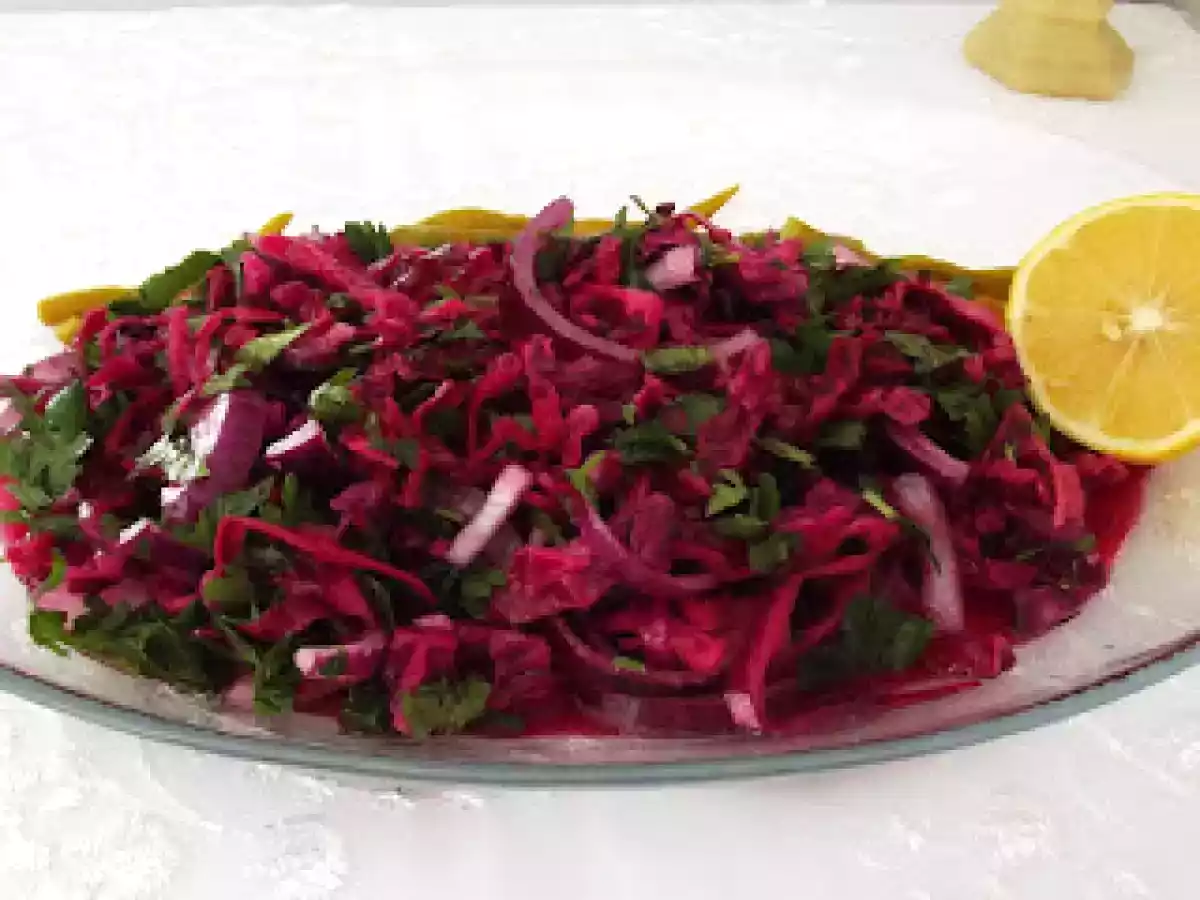 KIRMIZI LAHANA SALATASI LİMONLU, SİRKELİ, YOĞURTLU :)) - fotoğraf 2