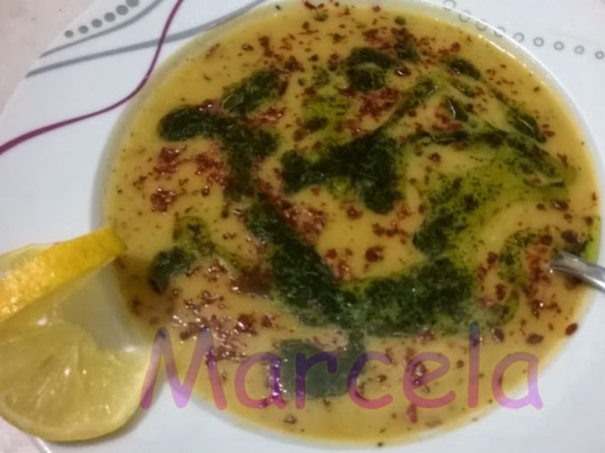 Kırmızı mercimek çorbası