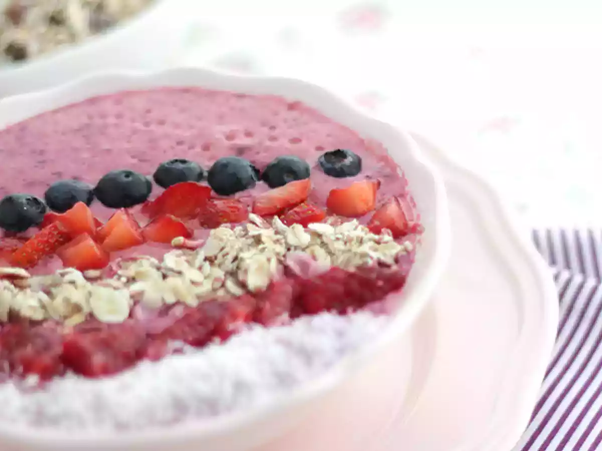 Kırmızı Meyveli Smoothie Kasesi - fotoğraf 3