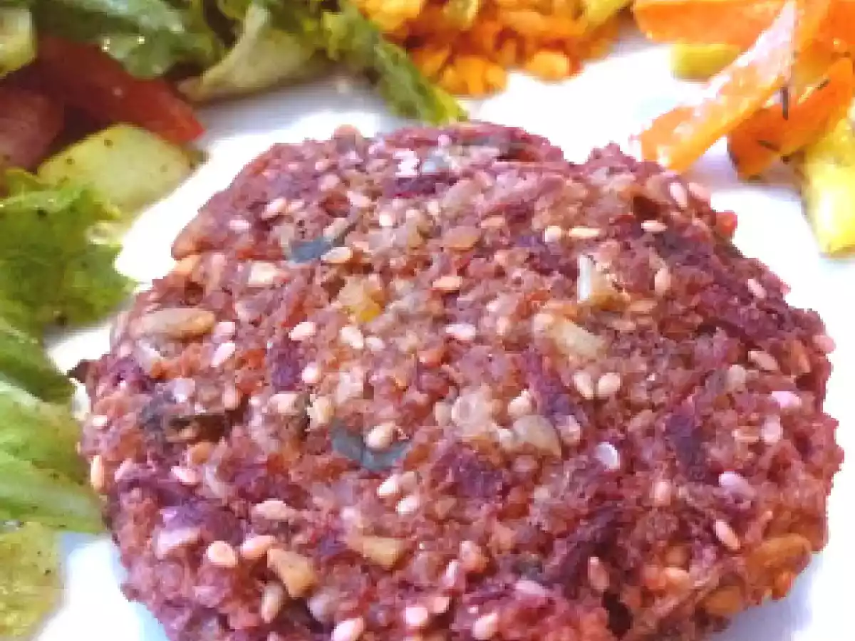 Kirmizi pancar koftesi