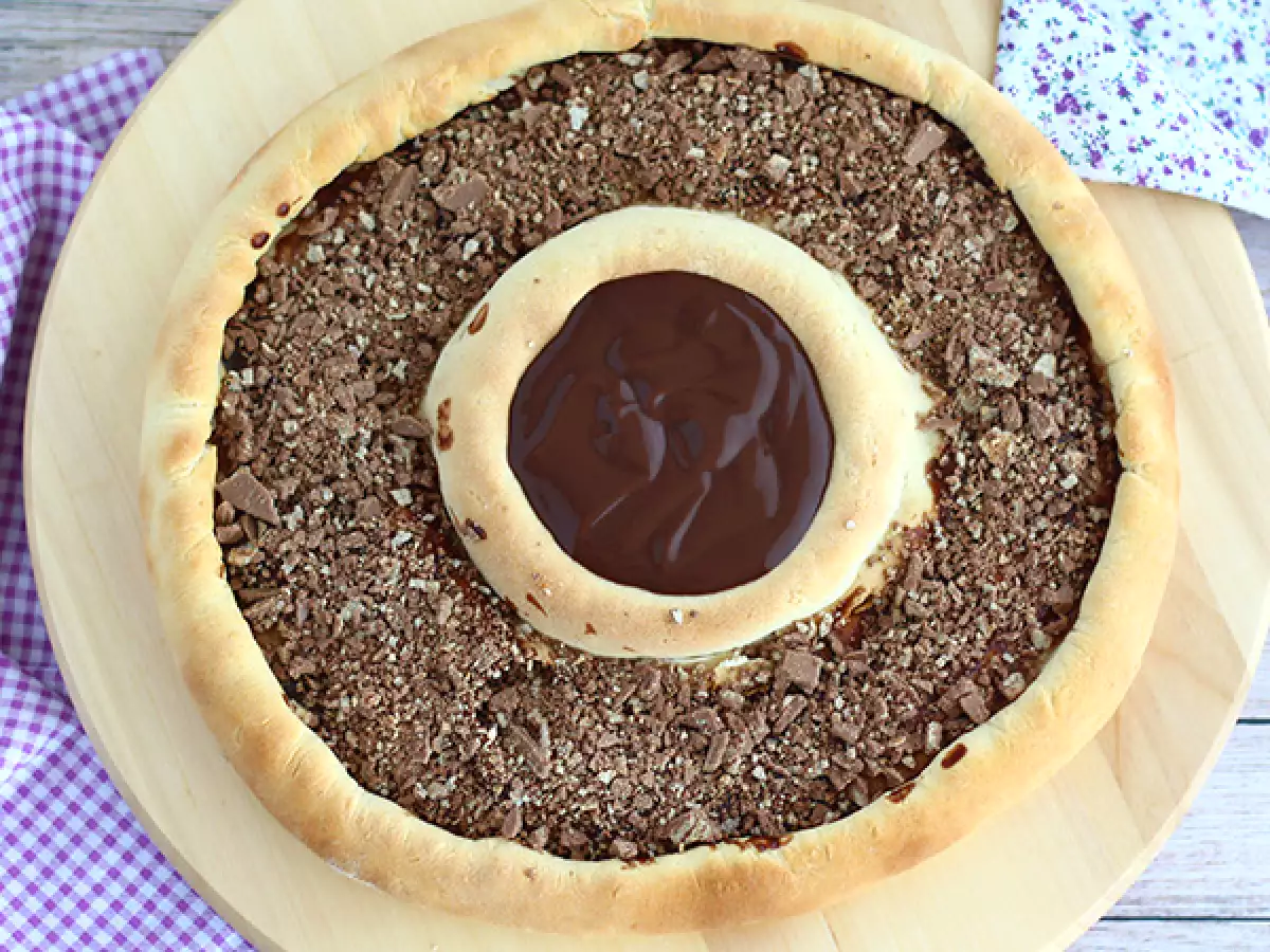 Kit Kat ve Çikolatalı Danette'li Pizza Tarifi - fotoğraf 3