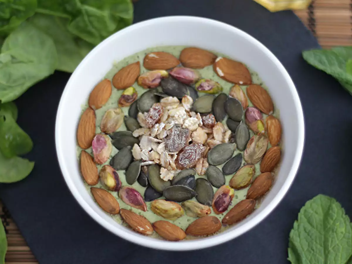 Kivi, Nane ve Ispanak Filizli Smoothie Bowl - fotoğraf 2