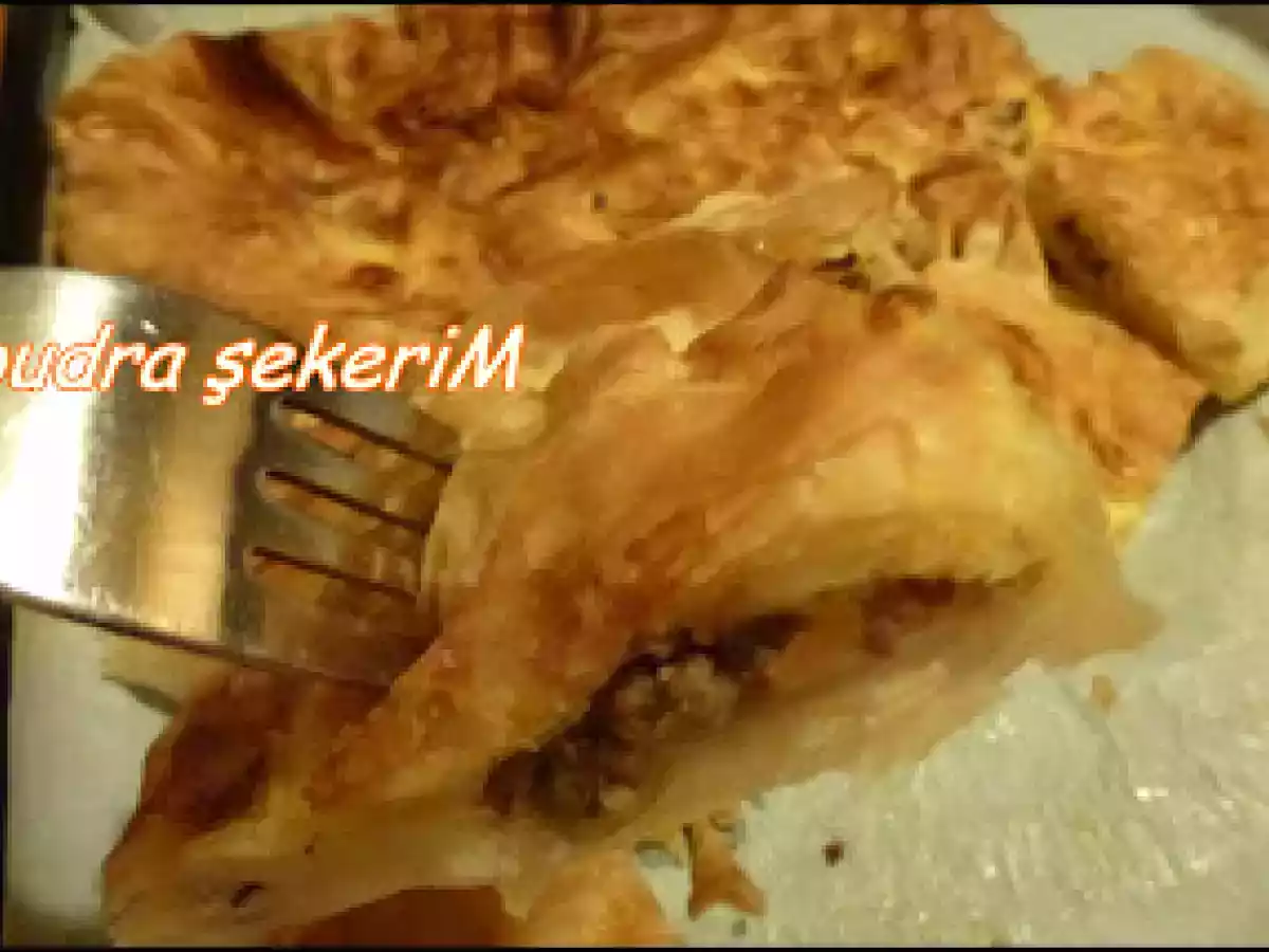 Kıymalı Börek