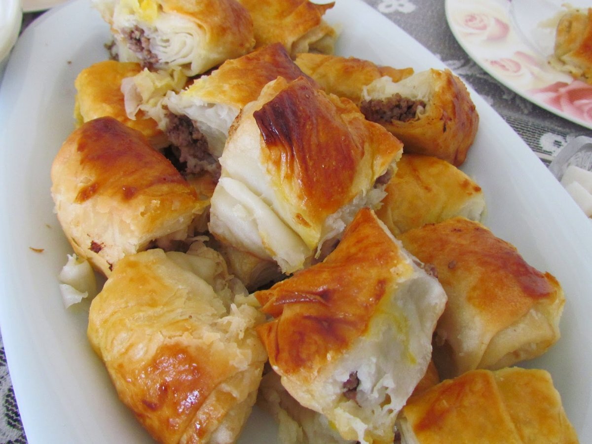 KIYMALI BÖREK