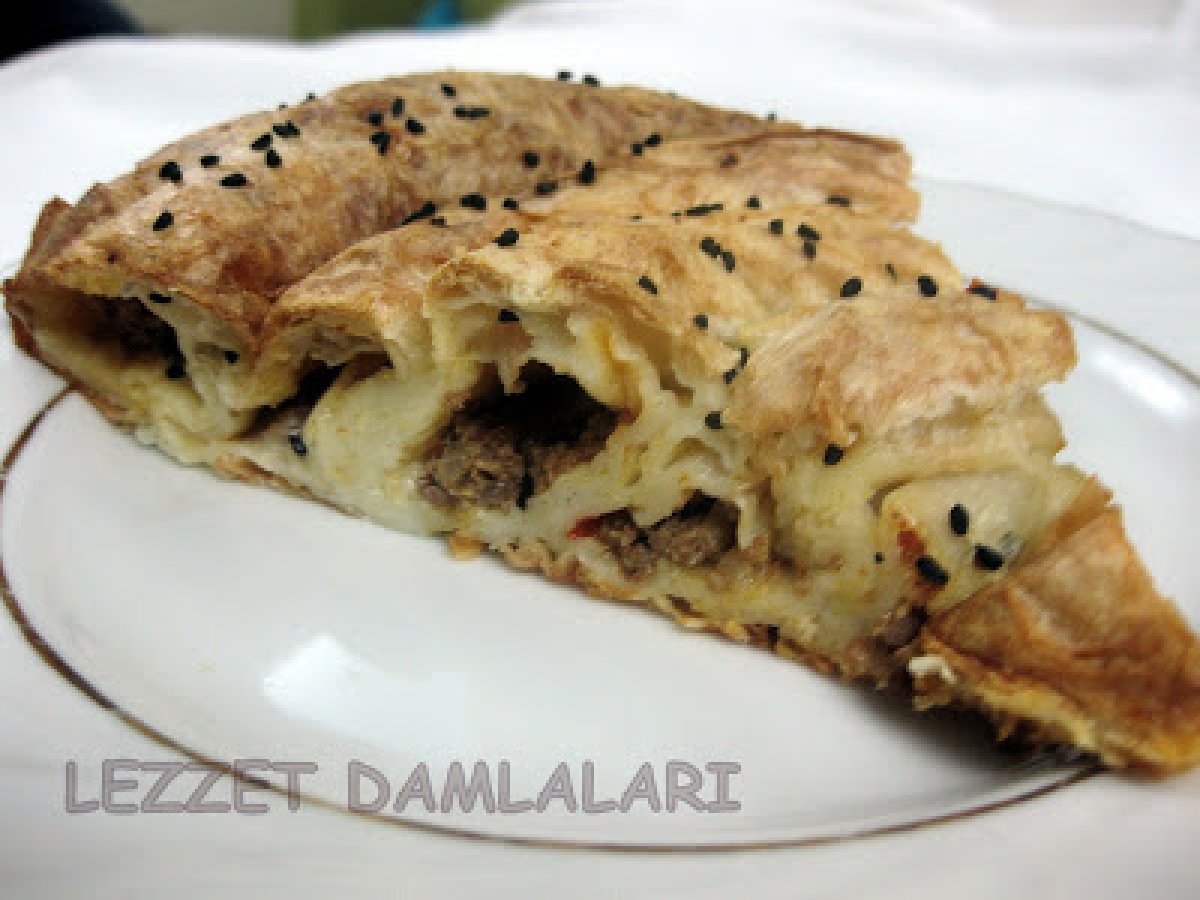 KIYMALI KOL BÖREĞİ
