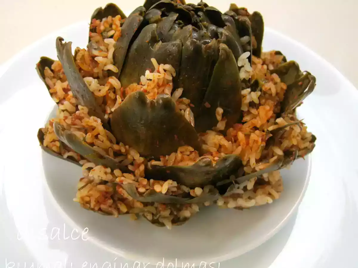 KIYMALI ZEYTİNYAĞLI ENGİNAR DOLMASI