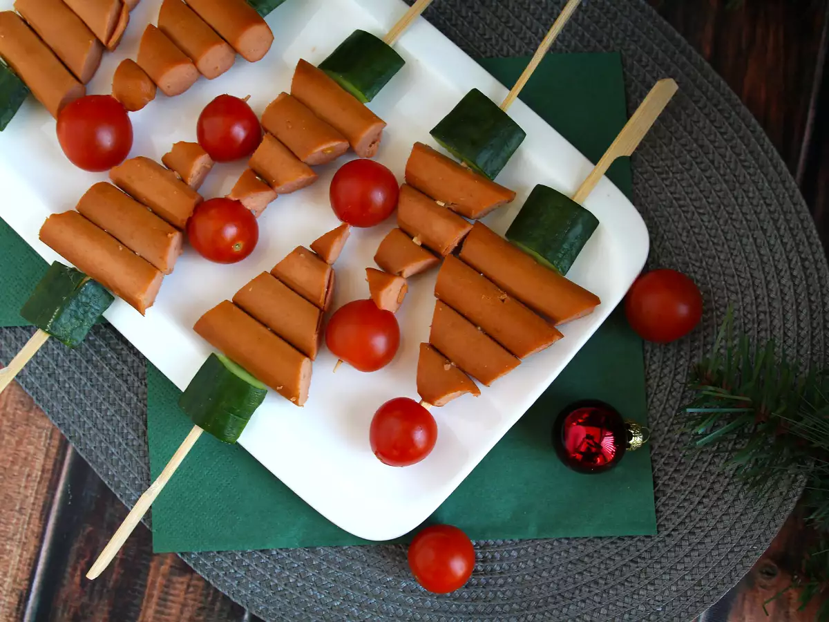 Knacki sosisli çam ağacı şişleri: Noel için kolay ve hızlı bir aperitif! - fotoğraf 2