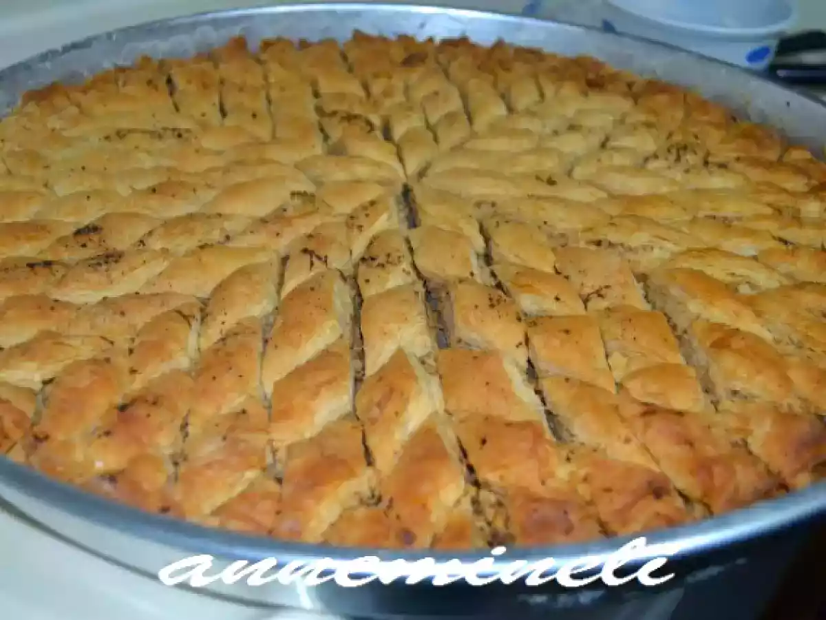 KOLAY BAYRAM BAKLAVASININ TARİFİ VE YAPIMI