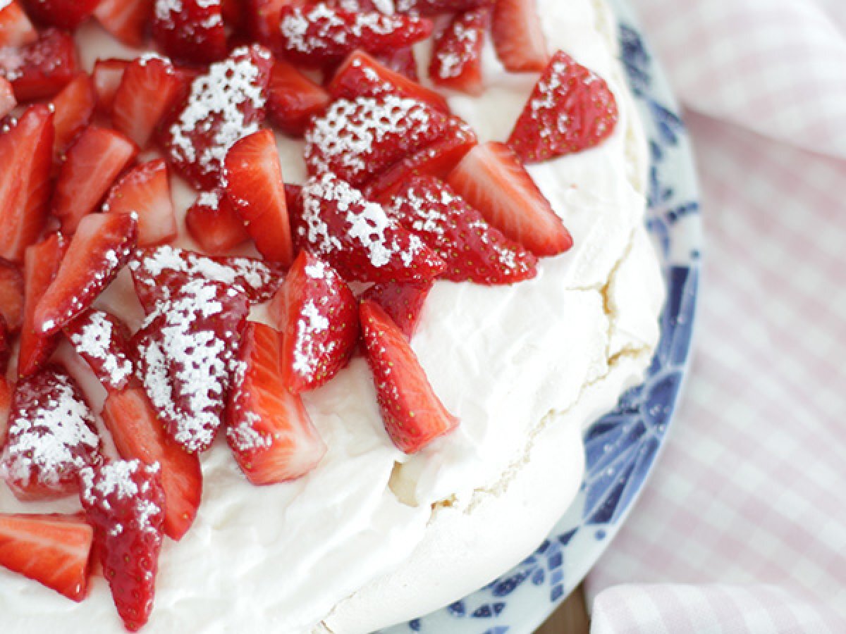 Kolay çilekli pavlova - fotoğraf 2