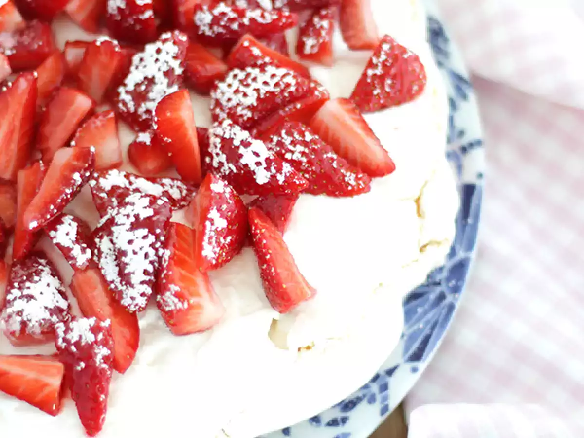 Kolay çilekli pavlova - fotoğraf 2