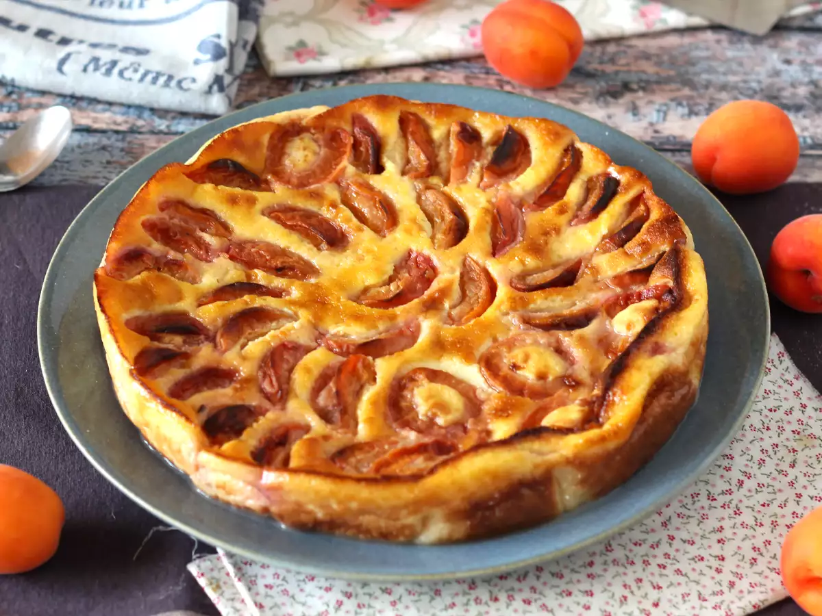 Kolay kayısılı clafoutis