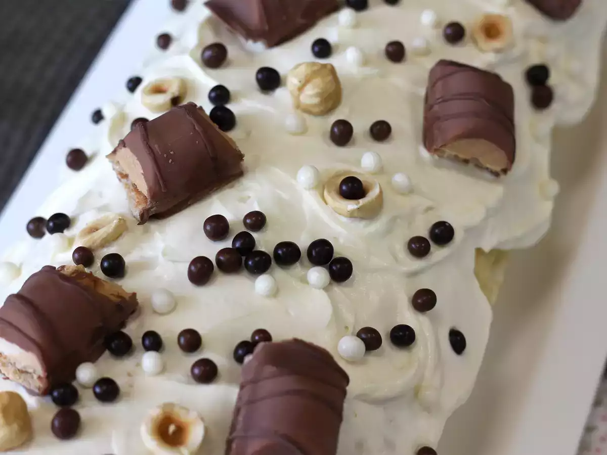 Kolay Kinder Bueno aromalı rulo, doğum günü pastası veya Noel kütüğü olarak mükemmel! - fotoğraf 7