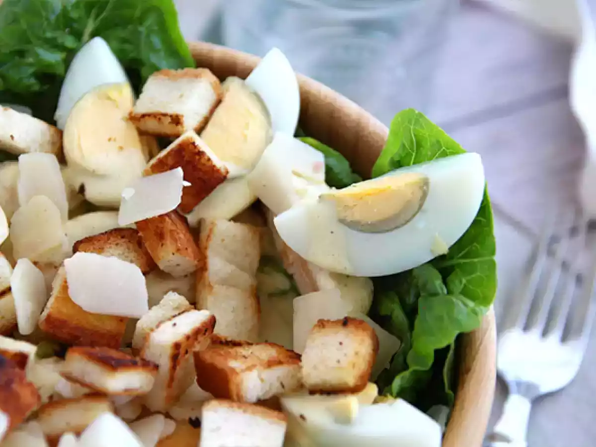Kolay Sezar Salatası - fotoğraf 2