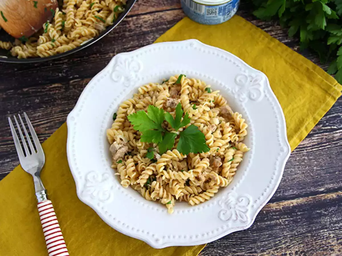 Kolay ton balıklı makarna - fotoğraf 4