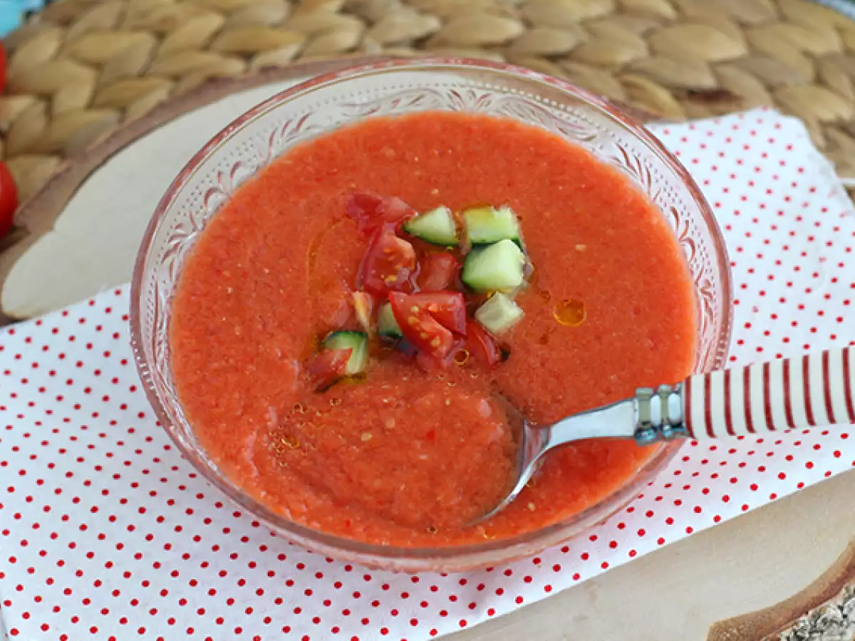 Kolay ve Ferahlatıcı Gazpacho Tarifi - fotoğraf 4