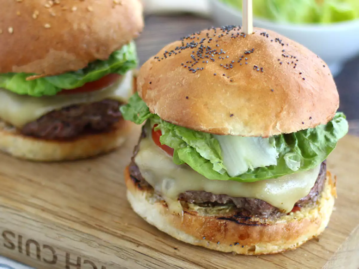 Kolay ve Hızlı Ev Yapımı Burger Tarifi - fotoğraf 2