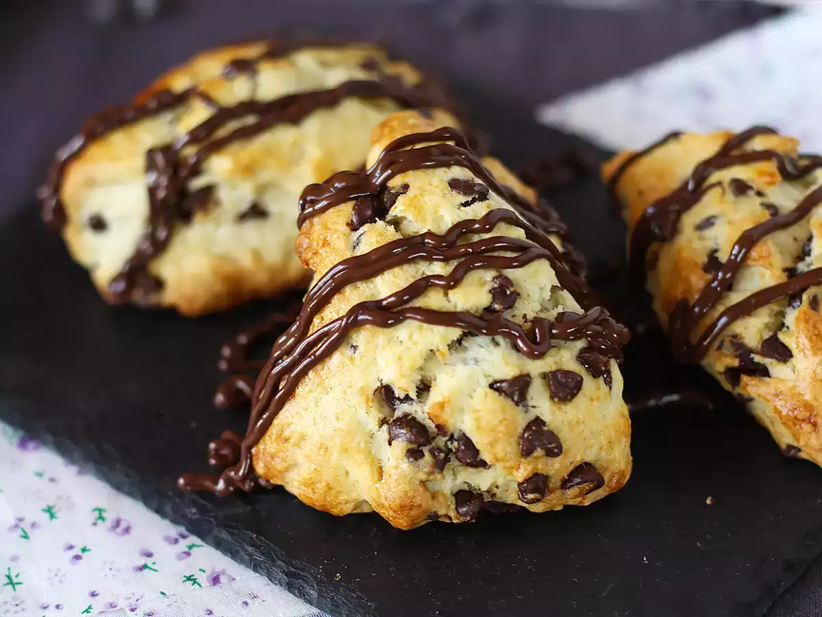 Kolay ve Yumuşacık Çikolatalı Scone - fotoğraf 2