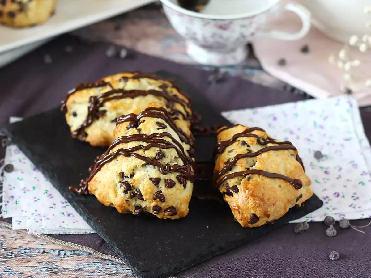 Kolay ve Yumuşacık Çikolatalı Scone - fotoğraf 6