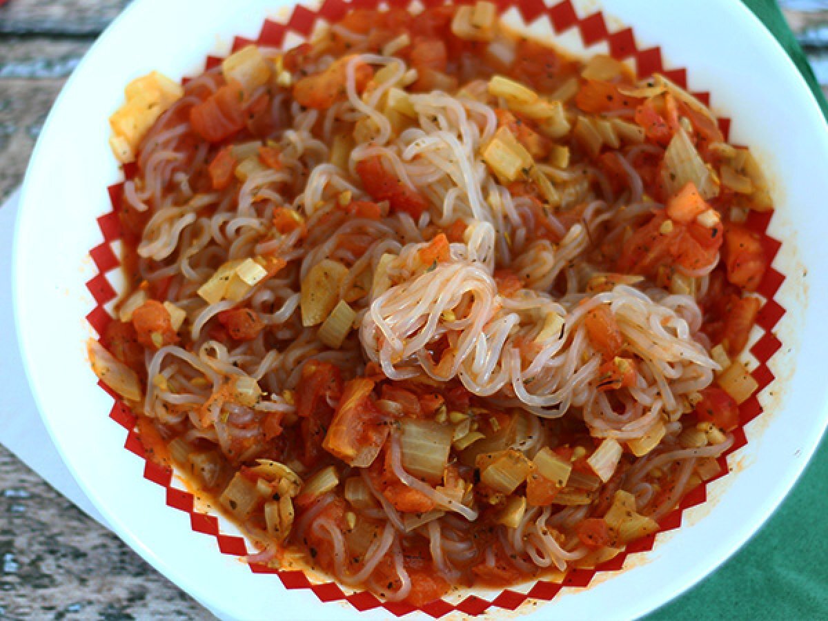 Konjac spagetti Provençal stili - fotoğraf 2
