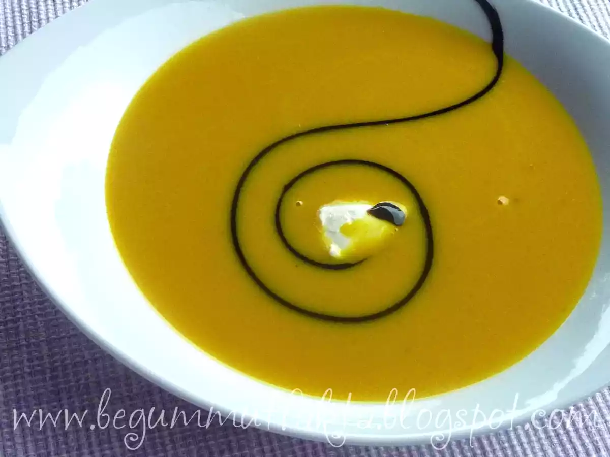 Körili Zencefilli Balkabağı Corbası