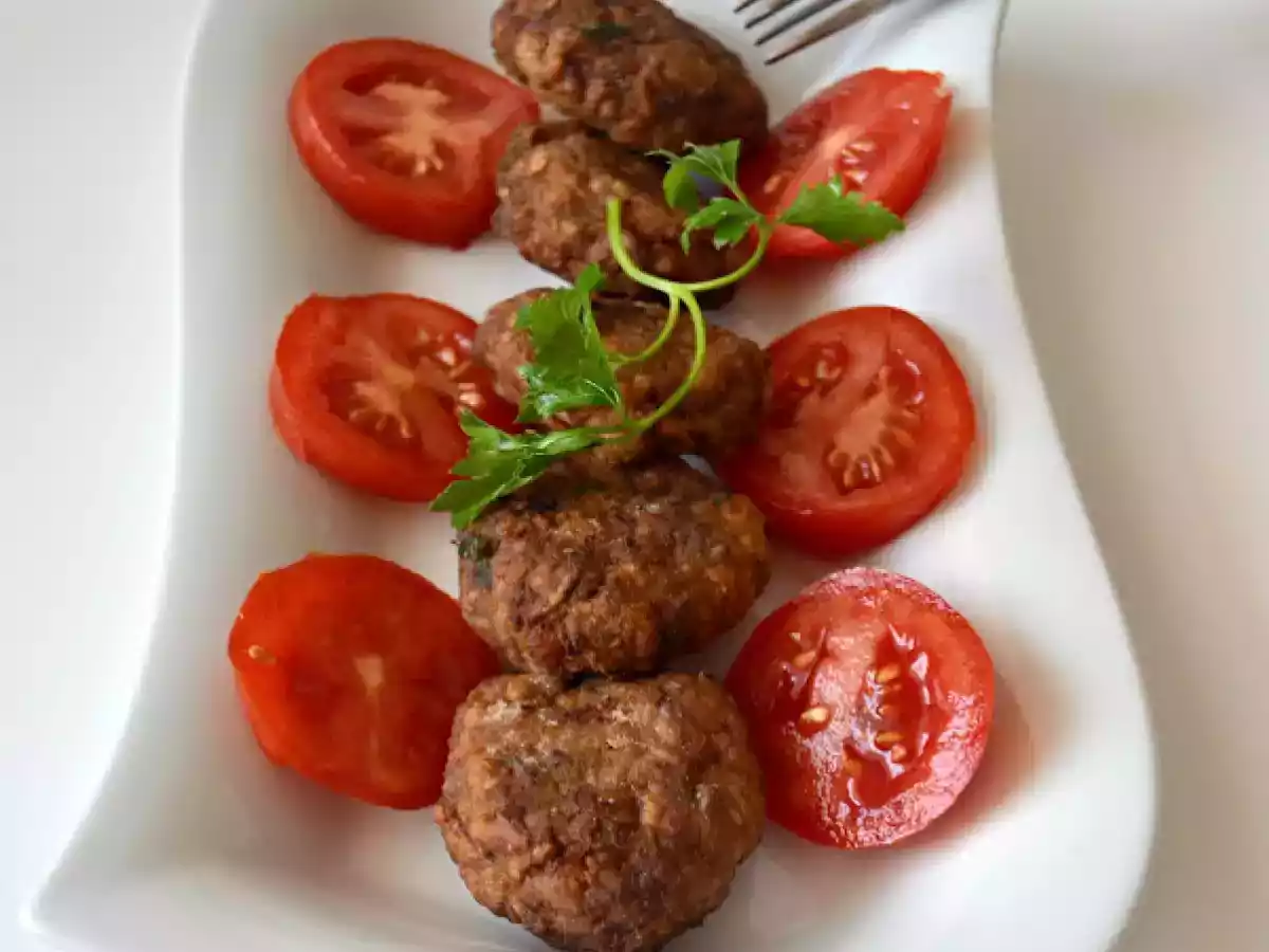 KÖZ PATLICANLI KÖFTE