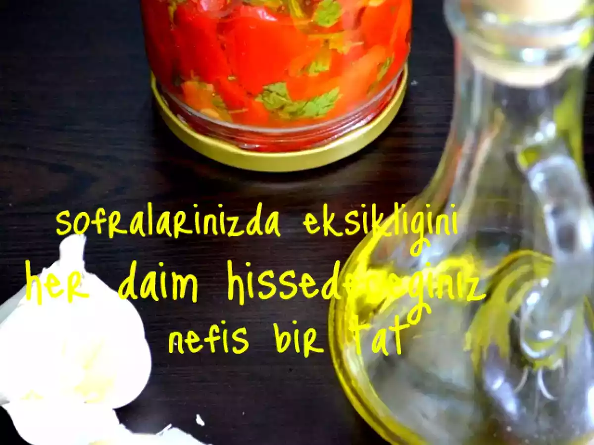 KÖZLENMİŞ KIRMIZI BİBER TURŞUSU