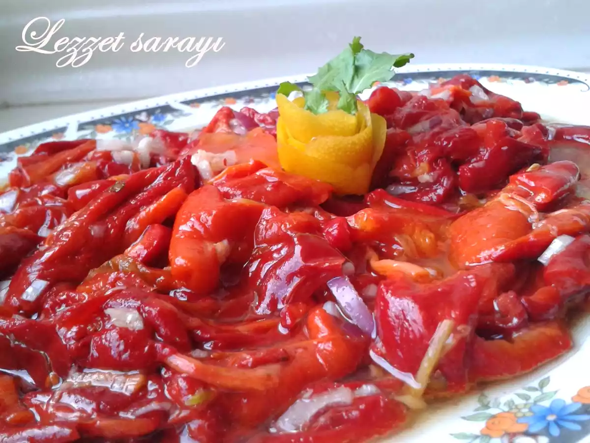 Közlenmiş Kırmızı Biber Salatası - fotoğraf 3