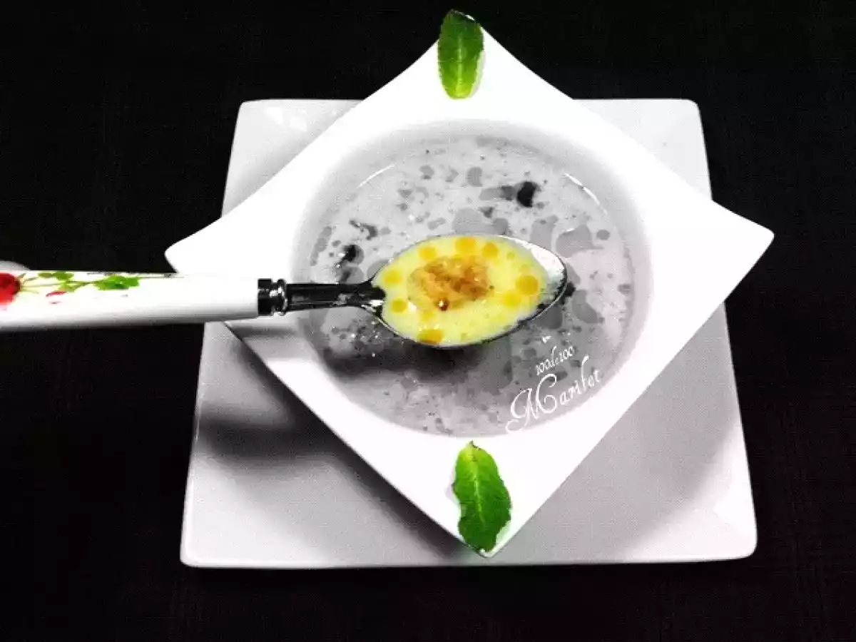 Közlenmiş Sarımsak Çorbası (Soupe à l'ail rôti) - fotoğraf 3