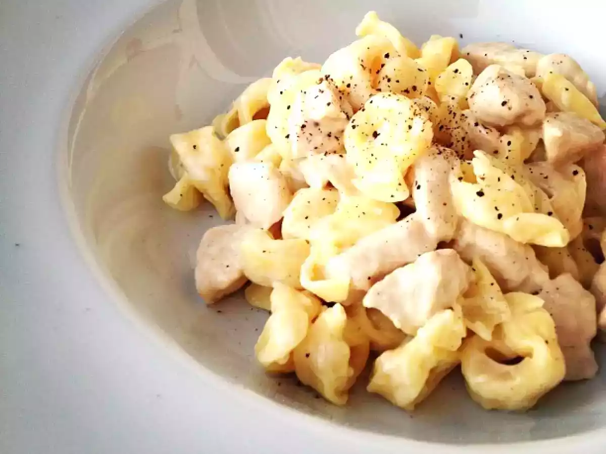 KREM PEYNİRLİ TAVUKLU TORTELLİNİ