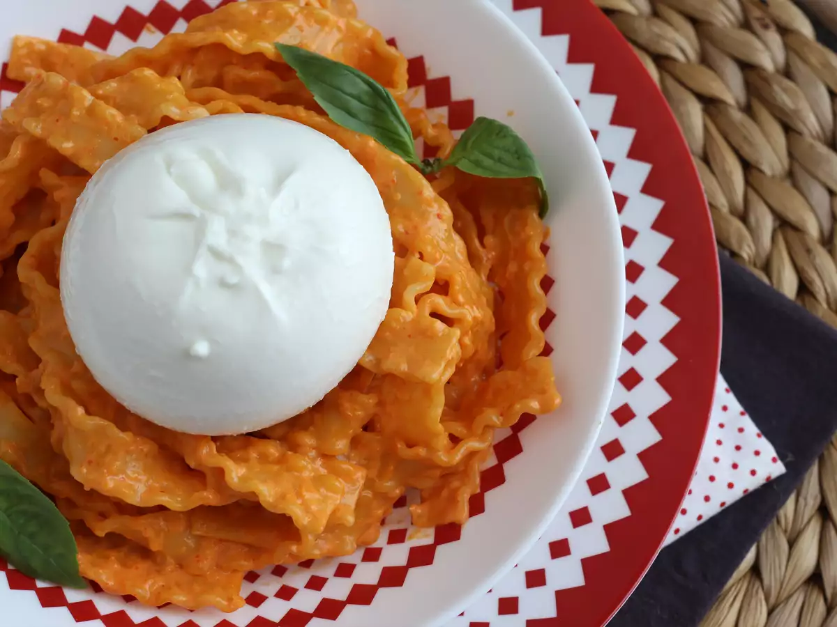 Kremalı burratalı Calabria usulü pesto