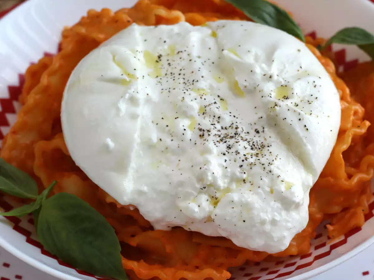 Kremalı burratalı Calabria usulü pesto - fotoğraf 2